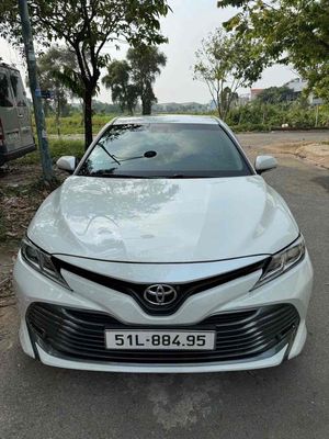 Toyota Camry 2.0G 2021 Trắng 33.000km