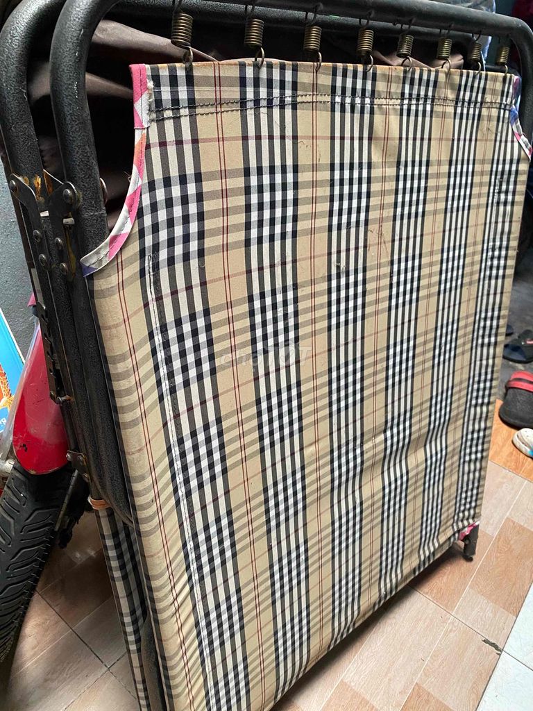 Giường xếp khung kim loại moi99%. Mua bán Giường, chăn ga gối nệm tại Quận Gò Vấp Tp Hồ Chí Minh được đăng bởi   Gió nghich mua hình 1