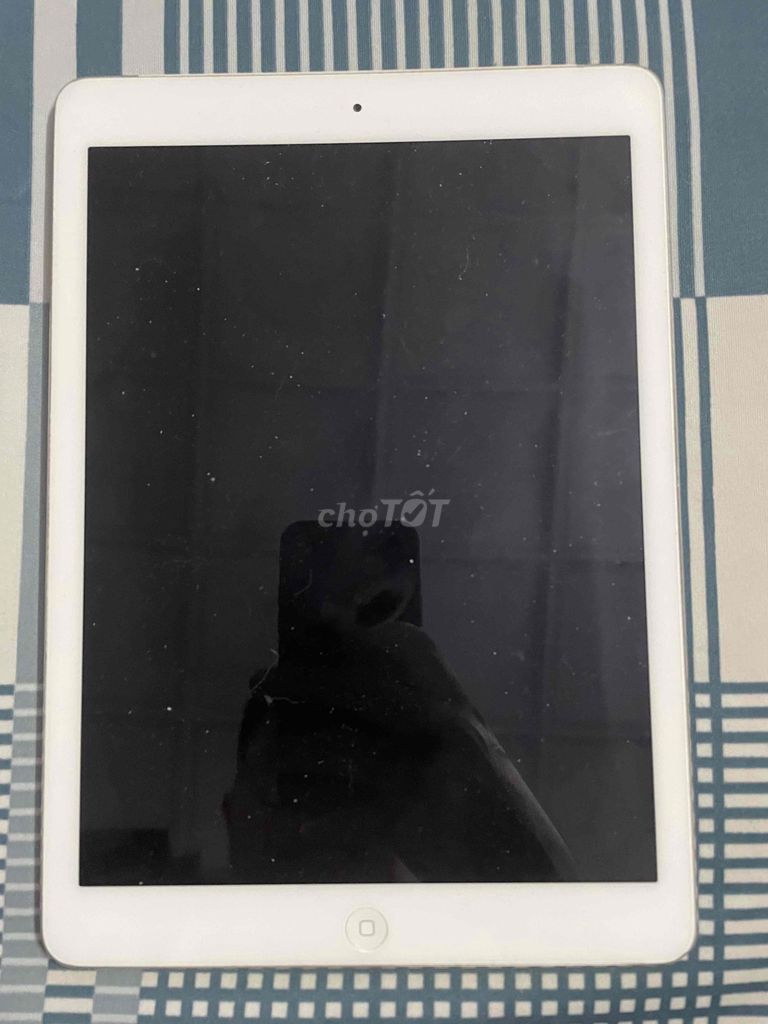 Apple iPad Air 16GB Bạc. Mua bán Máy tính bảng tại Quận 1 Tp Hồ Chí Minh được đăng bởi Thắng hình 1
