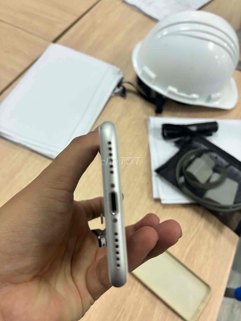 Apple iPhone 8 64GB Bạc. Mua bán Điện thoại tại Quận Tân Phú Tp Hồ Chí Minh được đăng bởi Hoa Xuân hình 1