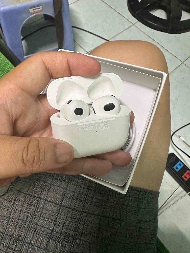Apple AirPods 3 Trắng MagSafe. Mua bán Tivi, Âm thanh tại Thành phố Biên Hòa Đồng Nai được đăng bởi Nguyễn Hoàng Phi hình 1