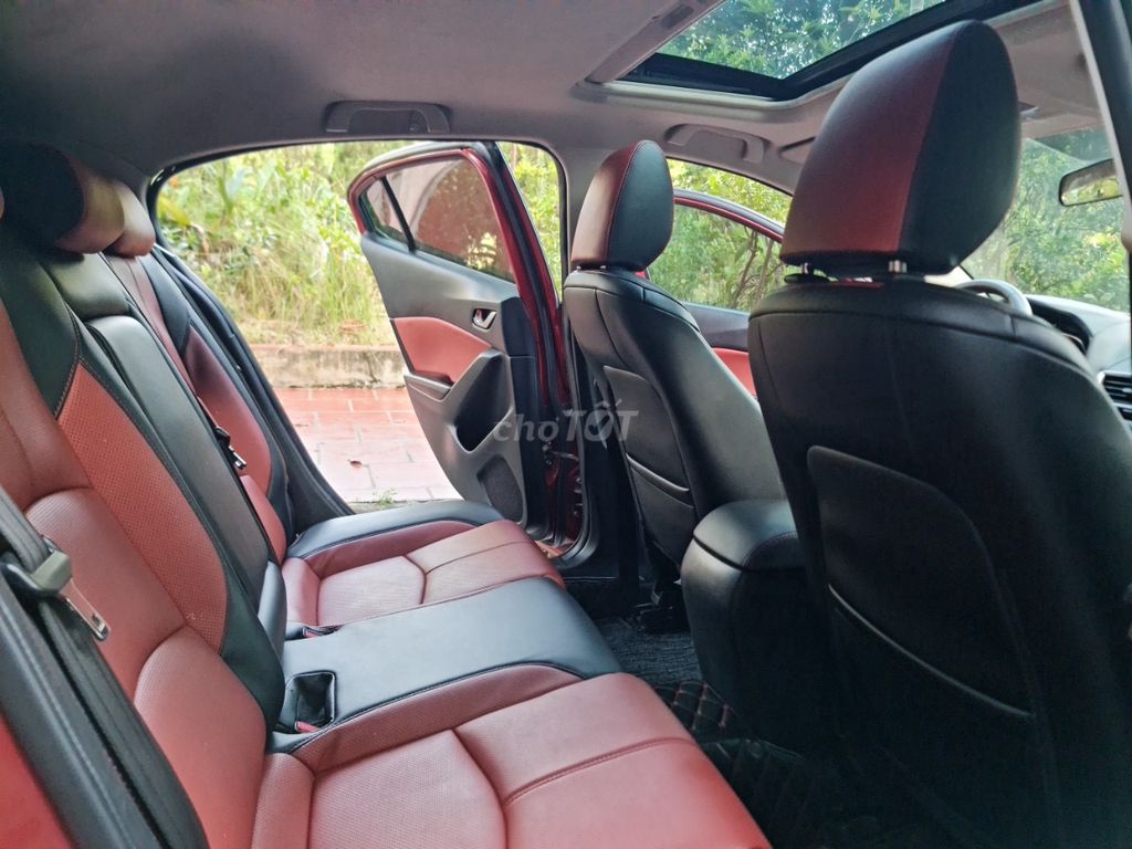 Mazda 3 2015 1.5 AT Hatchback bản đủ