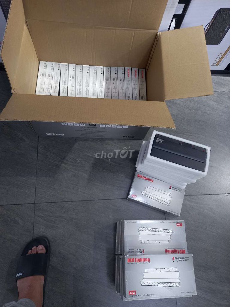 Thanh lý đèn ray nam châm DLV-NC-04-12-12w-4000k. Mua bán Đèn tại Quận 6 Tp Hồ Chí Minh được đăng bởi Trung Tiến hình 6