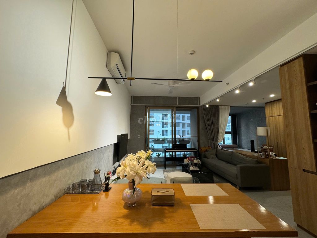 CHO THUÊ GẤP CĂN HỘ MIDTOWN M8 CHỈ 18 TRIỆU FULL NỘI THẤT