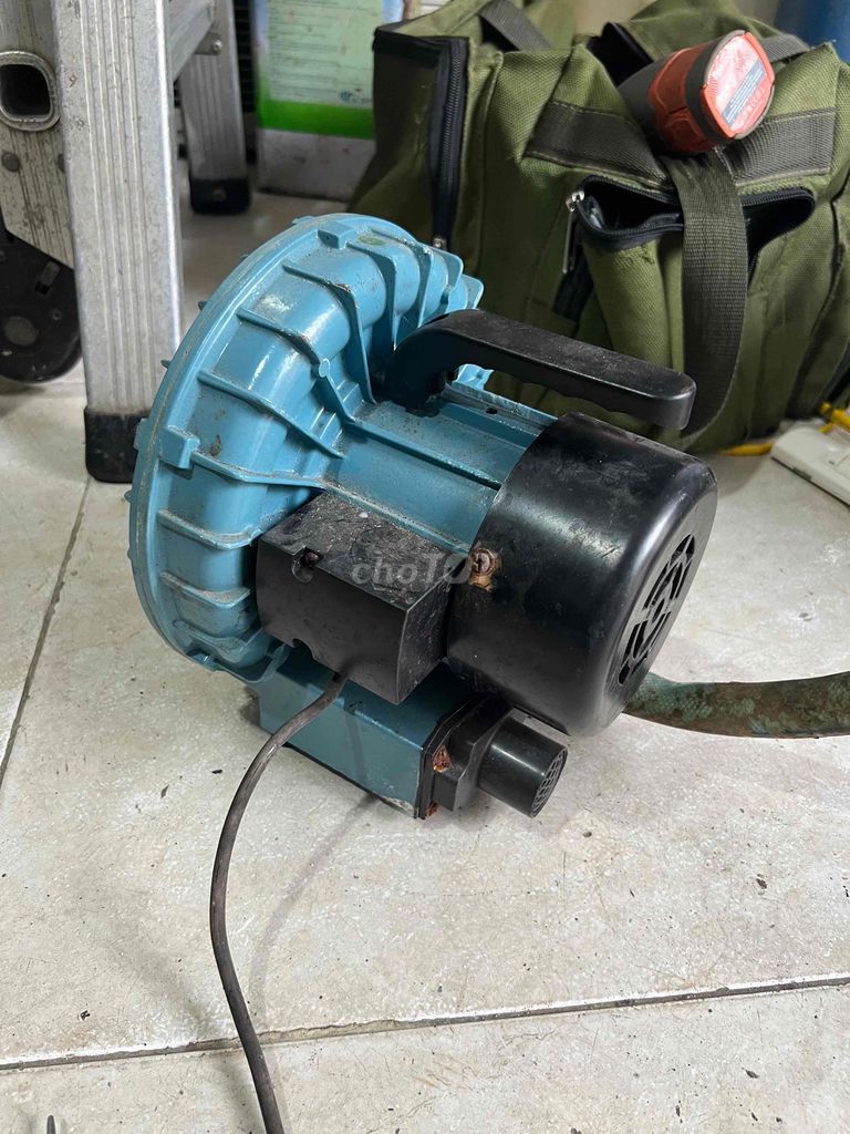 Máy sủi oxy bể cá màu Xanh Đen. Mua bán Phụ kiện, Thức ăn, Dịch vụ tại Quận Hai Bà Trưng Hà Nội được đăng bởi a long hình 1