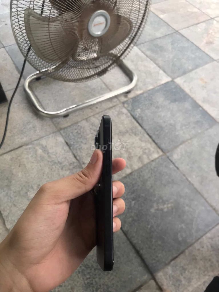 Apple iPhone 15 128GB Đen 82%. Mua bán Điện thoại tại Quận Thanh Xuân Hà Nội được đăng bởi huyền khánh hình 1