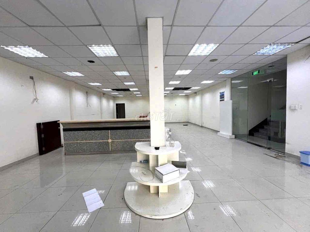 Дом с фасадом 12x19м, 228кв.м, ул. Ngo Quyen, П. 8, Окр. 5