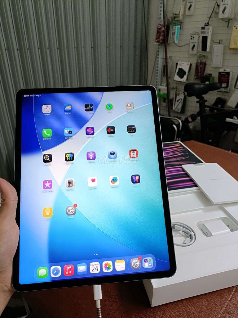 iPad Pro M4 13 inch 256GB bản 5G sạc 1 lần, kèm PK. Mua bán Máy tính bảng tại Quận Thanh Khê Đà Nẵng được đăng bởi TT PHONE hình 1