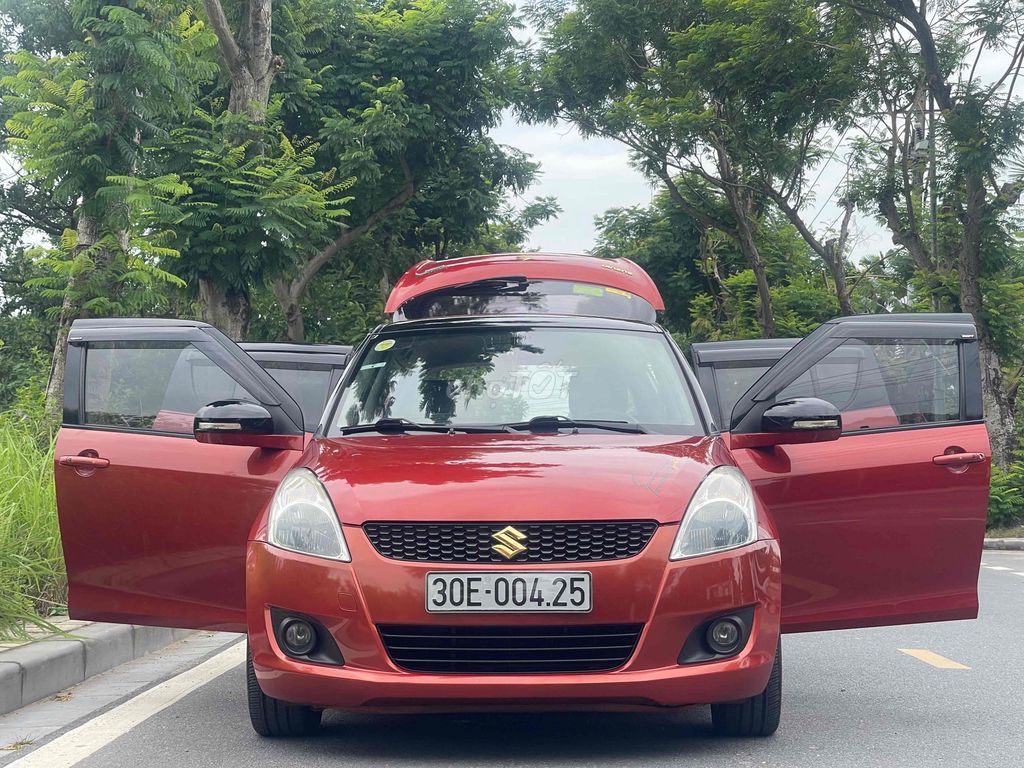 Suzuki Swift SX 2015 AT Special, отличное состояние