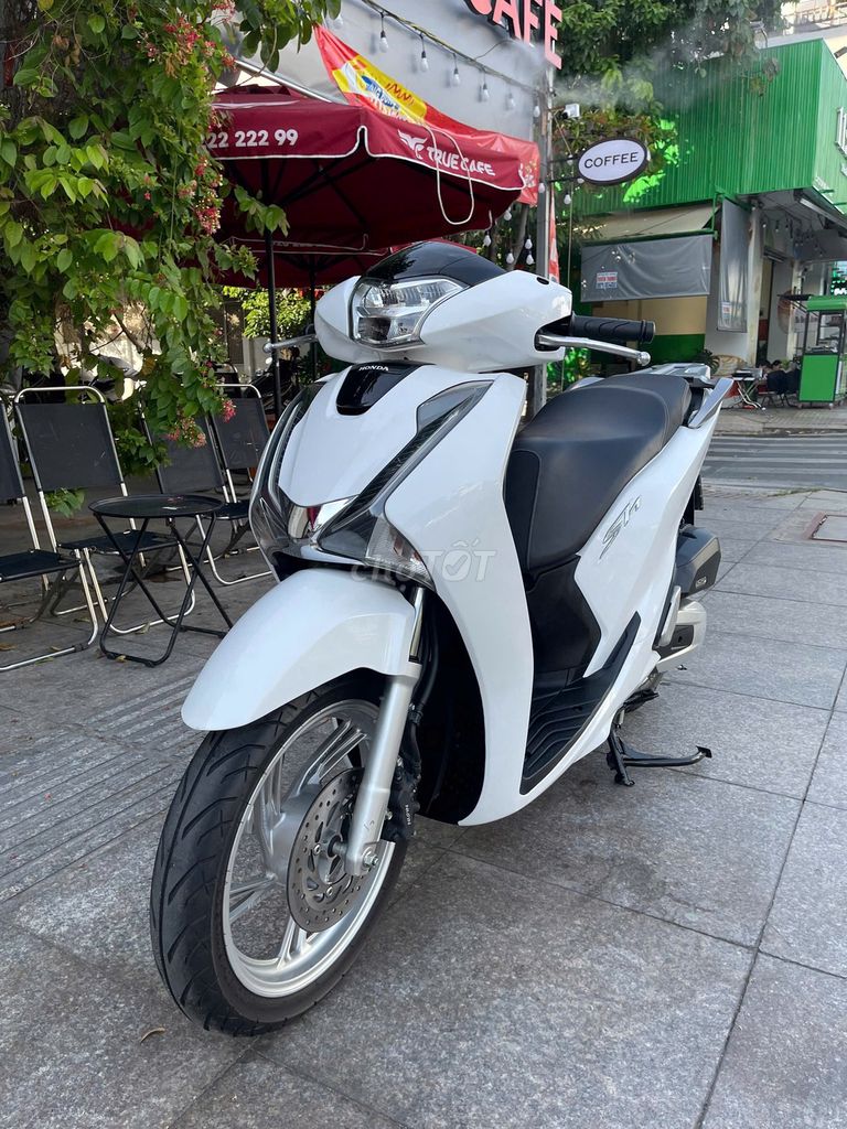 Honda SH 125 CBS 2017 Trắng. Mua bán Xe máy tại Quận Gò Vấp Tp Hồ Chí Minh được đăng bởi VÕ MINH HẬU hình 2