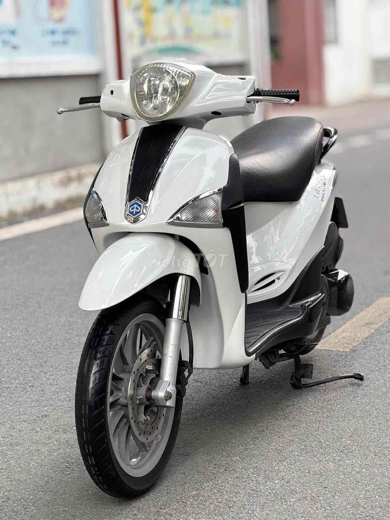 Piaggio Liberty 3vie белый