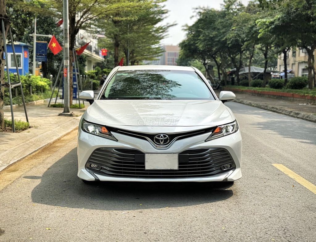 Toyota CAMRY 2.0G sx 2019 màu trắng xe nhập