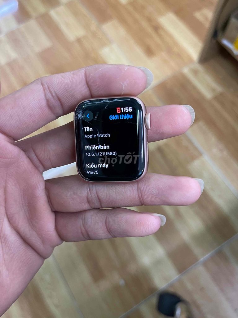 main Apple Watch Series 4 40mm bao lắp. Mua bán Thiết bị đeo thông minh tại Quận Bình Thạnh Tp Hồ Chí Minh được đăng bởi Đông Mobile hình 1