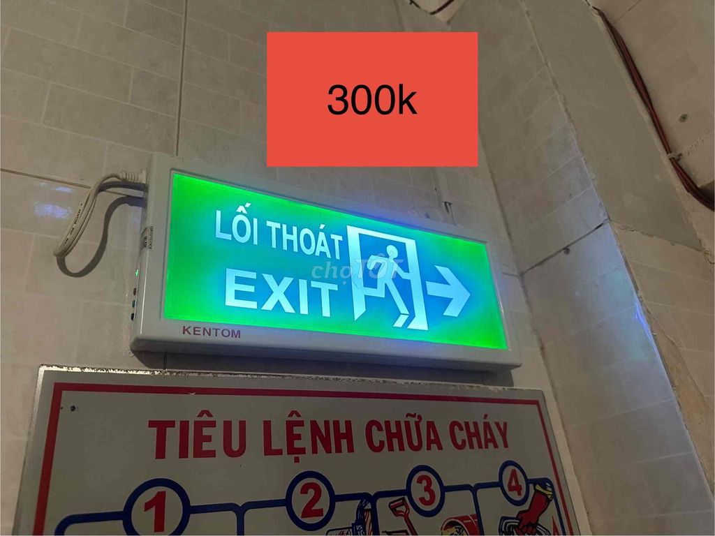 ĐÈN THOÁT HIỂM. Mua bán Đèn tại Quận 1 Tp Hồ Chí Minh được đăng bởi Nguyễn Phúc hình 1