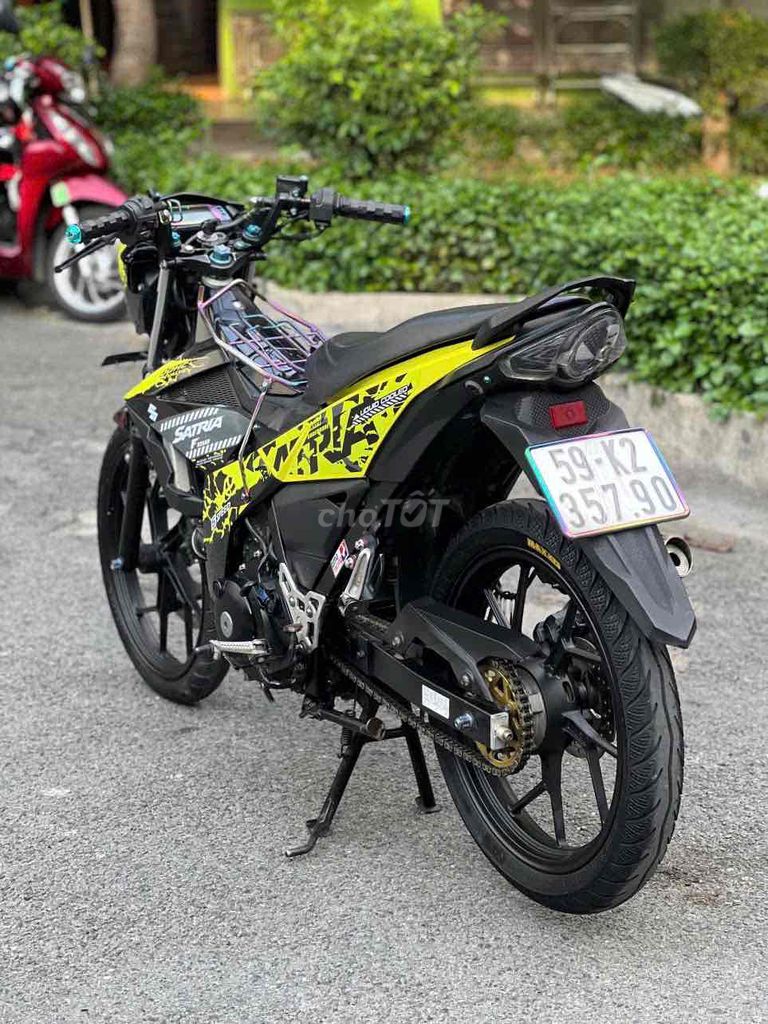 Suzuki Satria 150 Fi 2019 Vàng đen. Mua bán Xe máy tại Quận 11 Tp Hồ Chí Minh được đăng bởi Hưng Từ hình 9