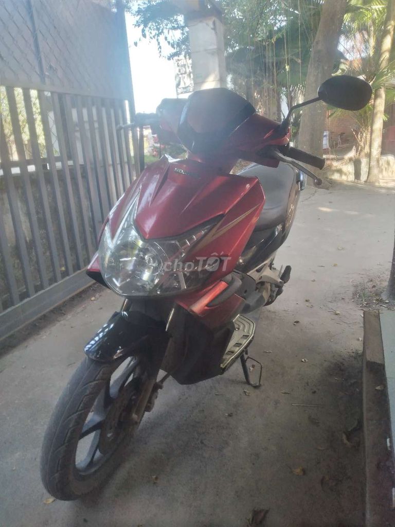 Honda Air Blade Đỏ đen Đã sử dụng. Mua bán Xe máy tại Huyện Phú Giáo Bình Dương được đăng bởi Hồ khắc Minh hình 2