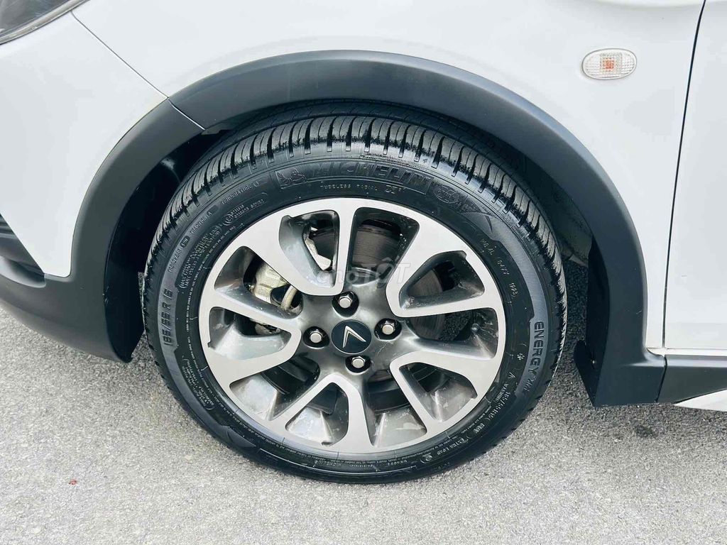 VinFast Fadil 2019 1.4 AT Premium. Mua bán Ô tô tại Huyện Sóc Sơn Hà Nội được đăng bởi AUTO VĨNH CƯỜNG hình 4