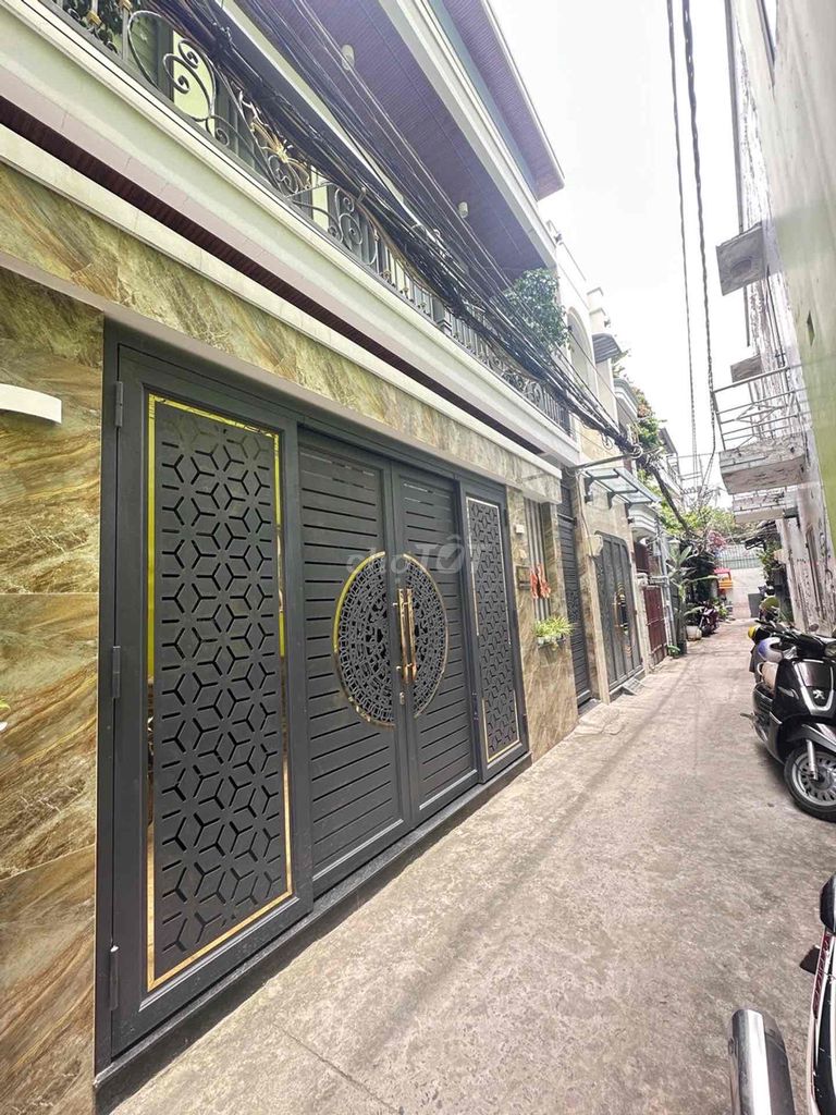 Широкий переулок рядом с авто, 24м², 2 этажа, Quang Trung, отдельный розовый сертификат