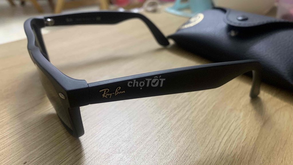 Kính Rayban màu đen