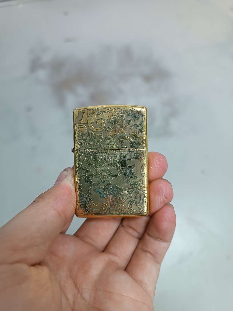 zippo hoa văn