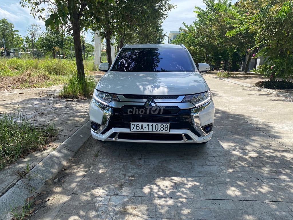Mitsubishi Outlander 2024 2.0 CVT - 13300 km. Mua bán Ô tô tại Thành phố Quảng Ngãi Quảng Ngãi được đăng bởi Du Gia hình 9