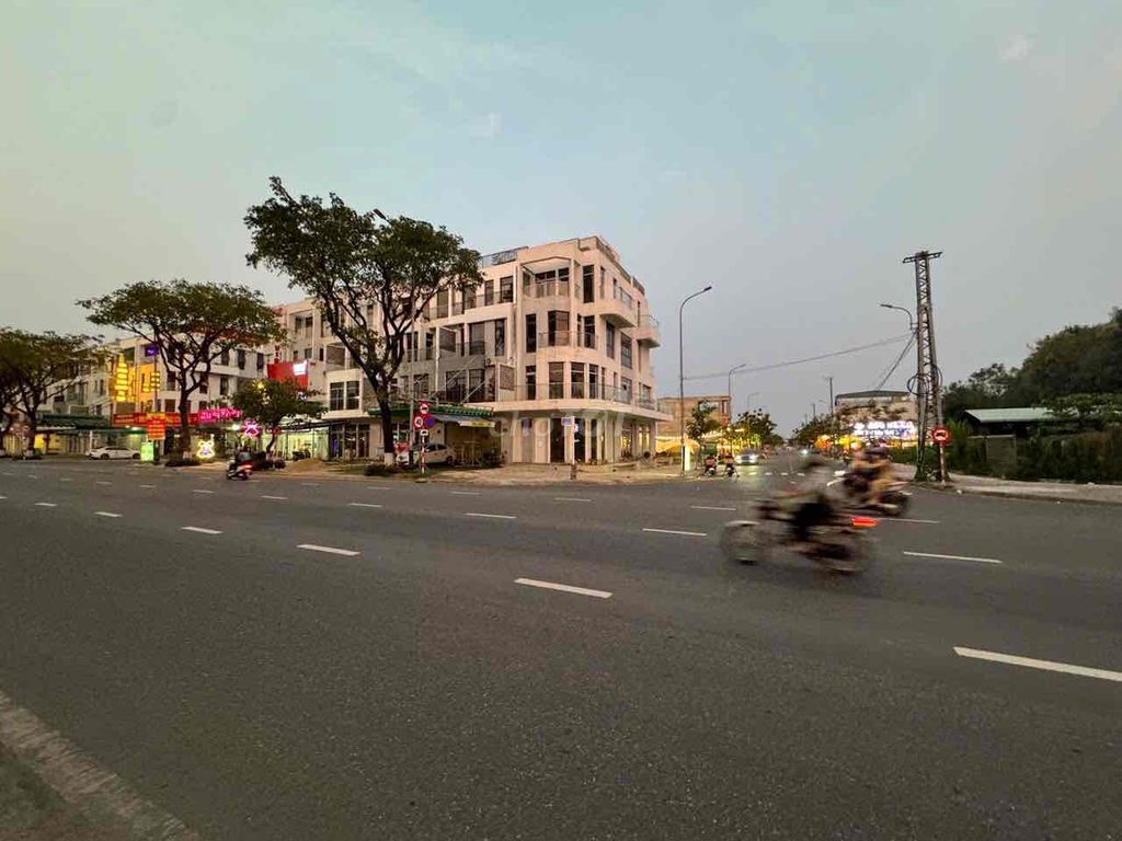 Chính chủ bán căn góc shophouse Nguyễn Sinh Sắc