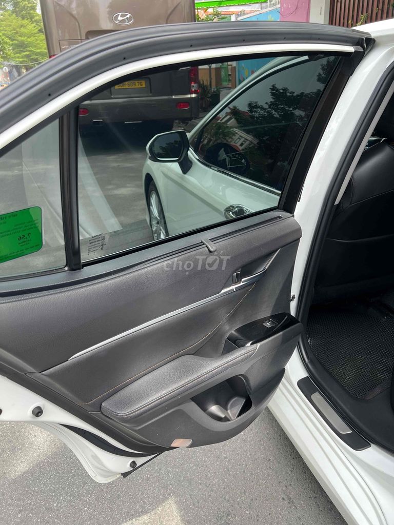 Toyota Camry 2021 - 98000 km. Mua bán Ô tô tại Thành phố Thủ Đức Tp Hồ Chí Minh được đăng bởi Dương hình 10
