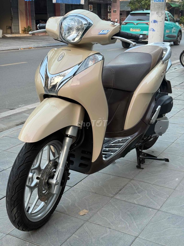 Honda SH Mode 2018 màu Kem. Mua bán Xe máy tại Thành phố Nam Định Nam Định được đăng bởi Bảo Nhi Trần hình 3