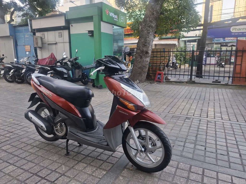 Xe Honda click. Mua bán Xe máy tại Quận 7 Tp Hồ Chí Minh được đăng bởi trình minh sơn hình 1