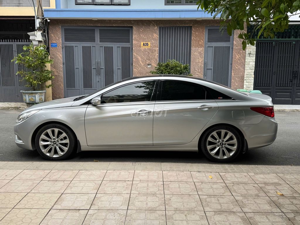 Hyundai Sonata 2012 2.0 AT - 68000 km cọp zin. Mua bán Ô tô tại Quận Gò Vấp Tp Hồ Chí Minh được đăng bởi Trần hình 3
