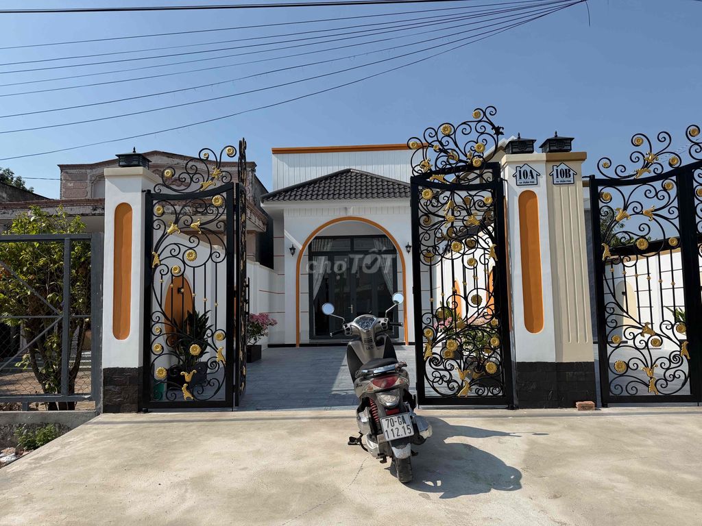 nhà hẻm trần phú gần chợ long Hải 2 tỷ 250 triệu, hậu dài, thỗ cư hết