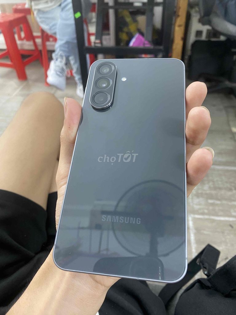 Samsung A56 5G 256GB Xám 12GB Like New. Mua bán Điện thoại tại Quận Đống Đa Hà Nội được đăng bởi Bắc Nguyễn hình 1