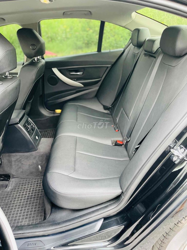 BMW 3 Series model 2013 320i - chất đẹp. Mua bán Ô tô tại Huyện Bình Chánh Tp Hồ Chí Minh được đăng bởi Bi Auto hình 10