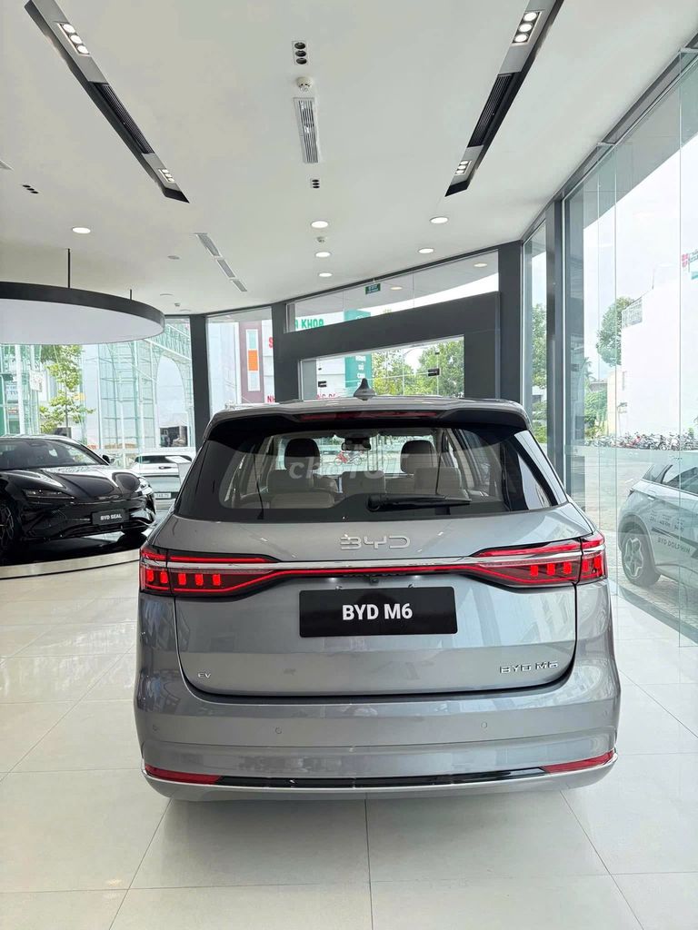 BYD M6 2025 7 chỗ màu Xám. Mua bán Ô tô tại Quận Tây Hồ Hà Nội được đăng bởi Trong Cong Tran hình 5