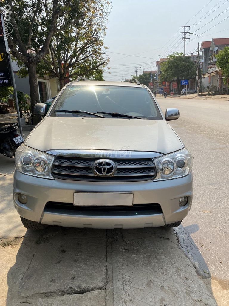 Fortuner 2.5 G sản xuất 2009 đăng ký 2010.. Mua bán Ô tô tại Huyện Bàu Bàng Bình Dương được đăng bởi Hoàng Văn phuc hình 5