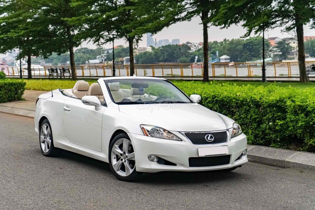 Lexus IS250C 2009 mui trần - 1 chiếc ***