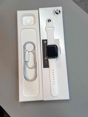 Apple Watch SE 1 Trắng 44mm gps 99% đẹp zin all. Mua bán Thiết bị đeo thông minh tại Quận 10 Tp Hồ Chí Minh được đăng bởi Táo Tốt Apple 