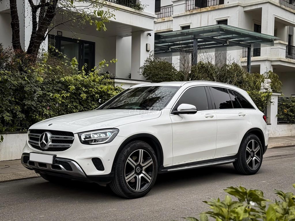 MERCEDES BENZ GLC200 4MATIC 2020 Xe Đẹp Bao Check.. Mua bán Ô tô tại Quận Tây Hồ Hà Nội được đăng bởi Nguyễn Hoàng Sơn hình 3