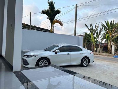 Toyota Camry 2.0 Trắng Xe đẹp