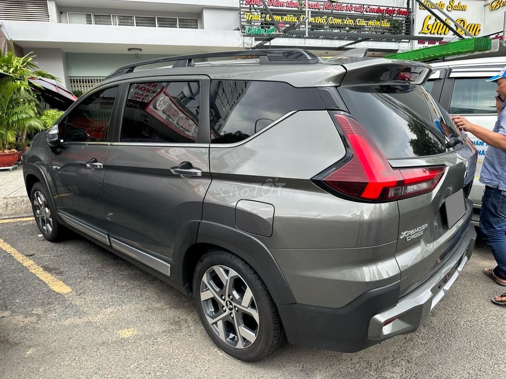 Xpander Cross 2024 màu xám lướt 9.000 km. Mua bán Ô tô tại Quận Gò Vấp Tp Hồ Chí Minh được đăng bởi Quang hình 4