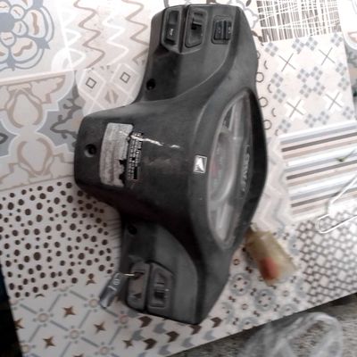 TL đầu đèn như hình còn sử dụng bình thường. Mua bán Phụ tùng xe tại Quận 10 Tp Hồ Chí Minh được đăng bởi Phuoc Trần