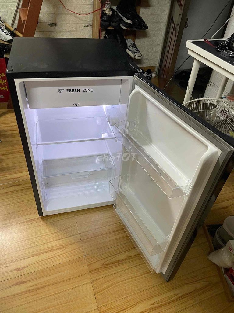 tủ lạnh mini Hisense 94l. Mua bán Tủ lạnh tại Quận Hồng Bàng Hải Phòng được đăng bởi Nguyễn Mây hình 1