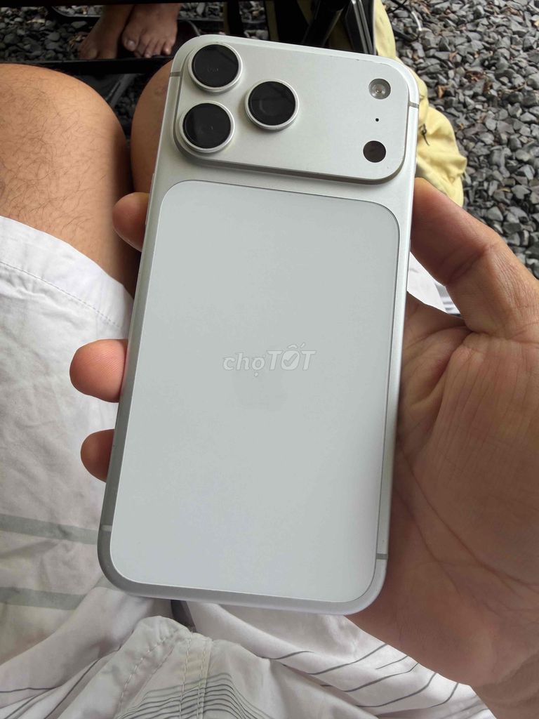 iPhone 17 Pro Max 256GB Bạc. Mua bán Điện thoại tại Quận Phú Nhuận Tp Hồ Chí Minh được đăng bởi Thanh nam hình 1