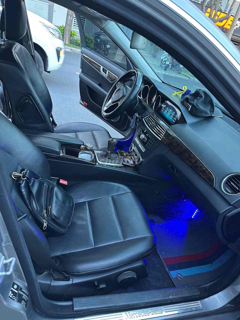 Mercedes Benz C Class 2012 C200 - 780000 km. Mua bán Ô tô tại Quận 7 Tp Hồ Chí Minh được đăng bởi Bảo Anh hình 7