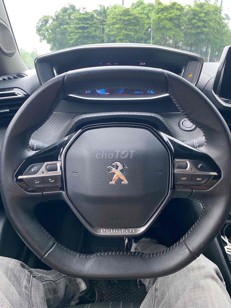 Peugeot 2008 GT Line Серый