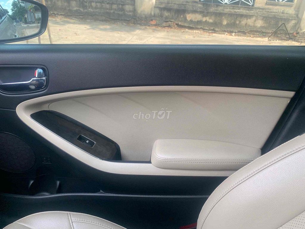 Kia Cerato 2.0 AT phiên bản cao cấp nhất Premium. Mua bán Ô tô tại Thành phố Biên Hòa Đồng Nai được đăng bởi CH xe máy Trần Na Na hình 19