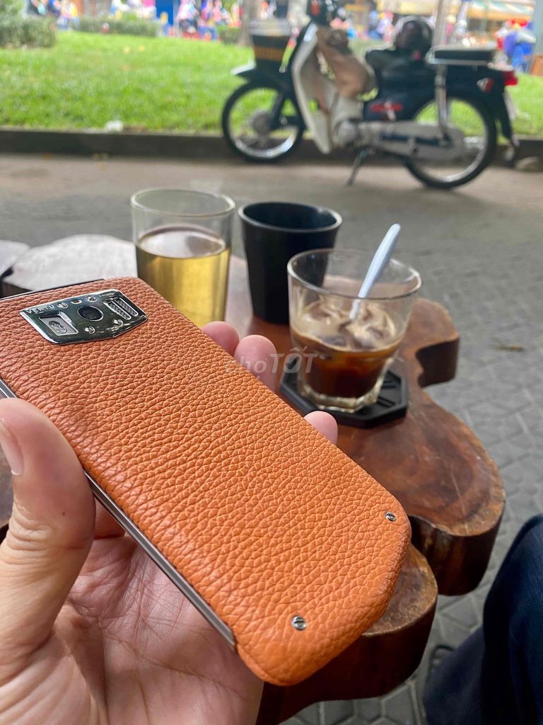 Vertu Constellation V. Mua bán Điện thoại tại Quận Tân Bình Tp Hồ Chí Minh được đăng bởi Thành hình 2