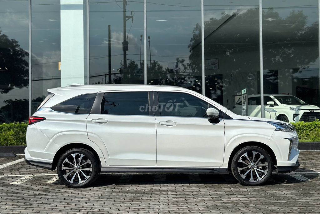 Toyota Veloz Cross 2023  - 26000 km. Mua bán Ô tô tại Huyện Châu Thành Bến Tre được đăng bởi Toyota Sure Bến Tre Xe Đã Qua Sử Dụng Chính Hãng hình 3