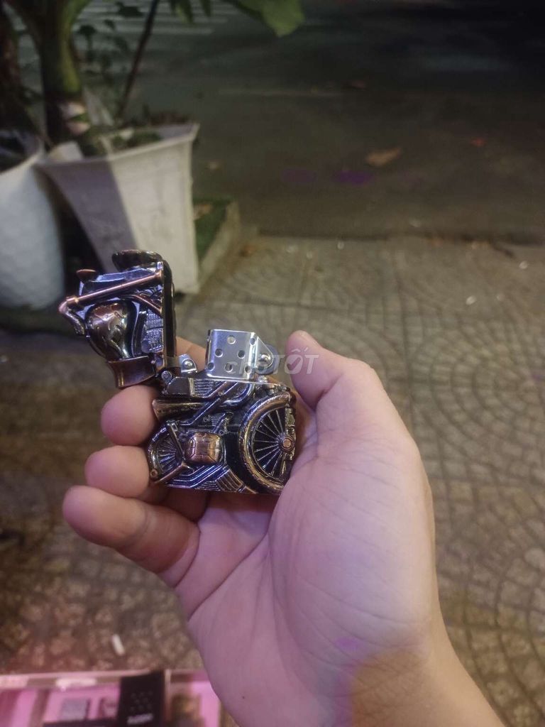 Bật lửa Zippo mới 100%. Mua bán Đồ sưu tầm, đồ cổ tại Quận Sơn Trà Đà Nẵng được đăng bởi David  hình 1