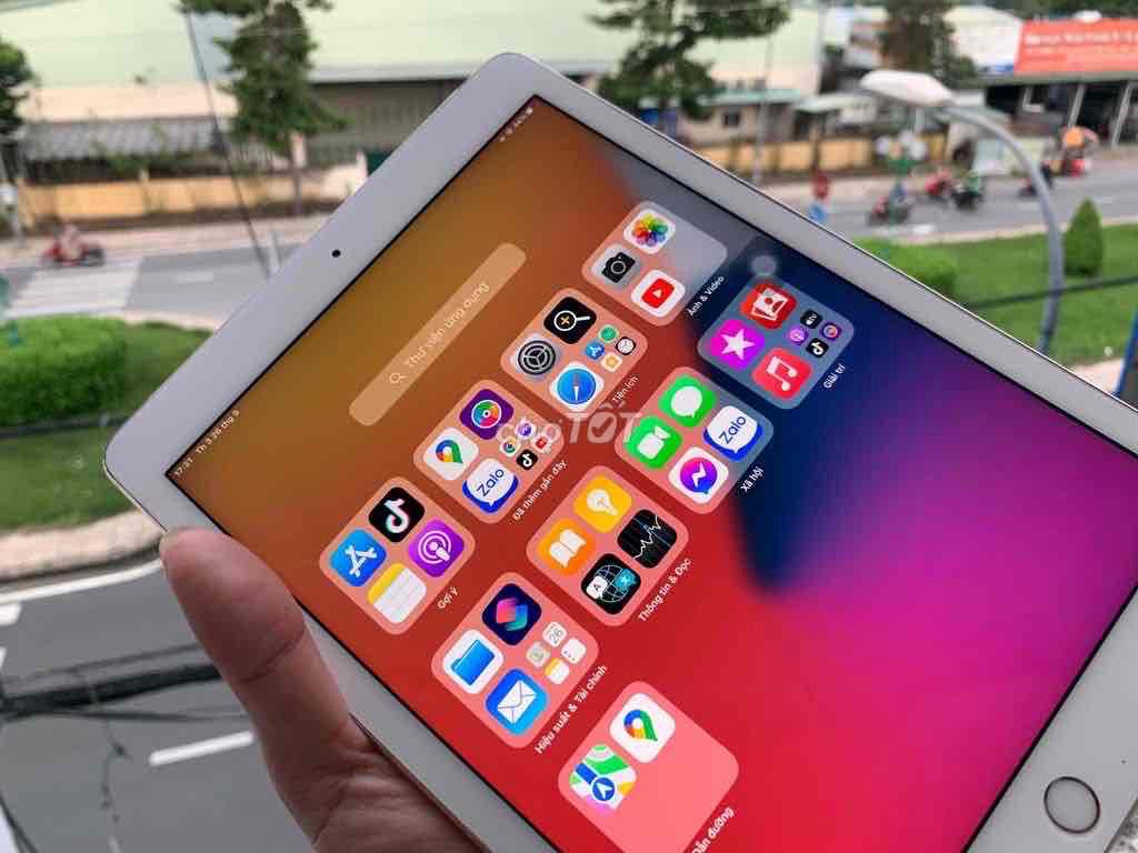 Apple iPad Air 2 Trắng 128GB. Mua bán Máy tính bảng tại Quận Tân Phú Tp Hồ Chí Minh được đăng bởi Minh Anh hình 1